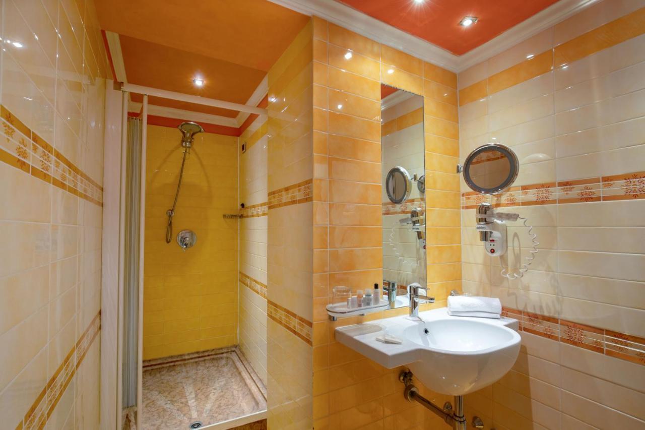 Hotel Homs Рим Экстерьер фото