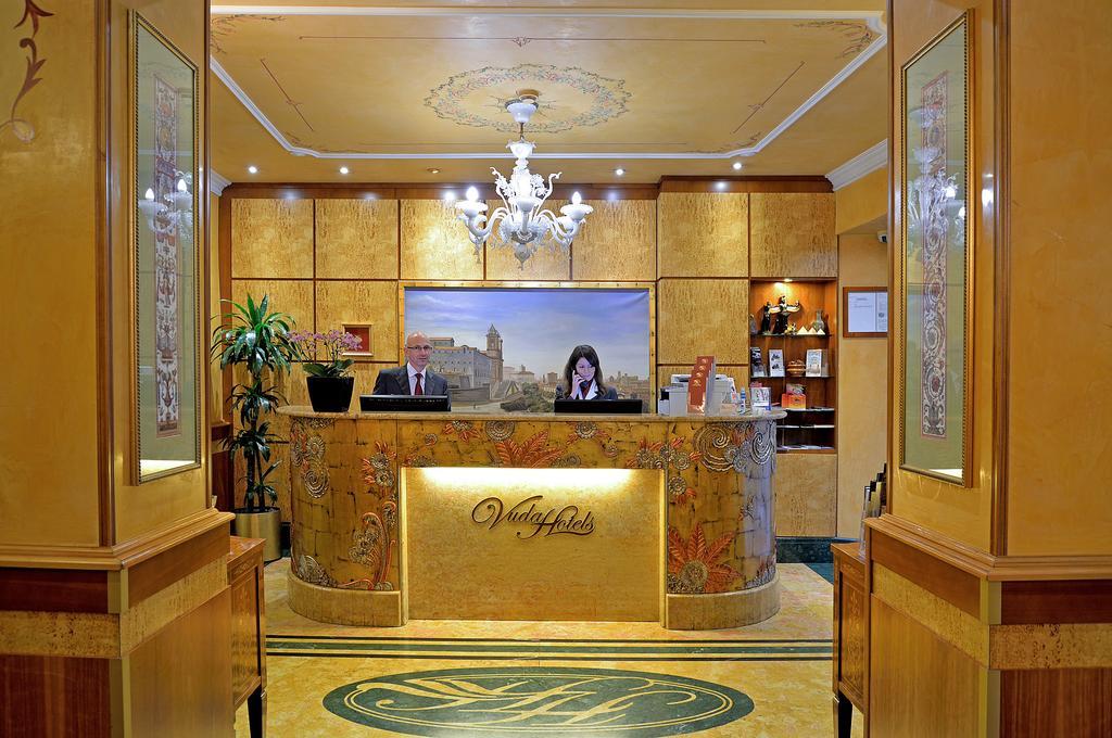 Hotel Homs Рим Интерьер фото